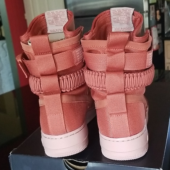 Nike SF AF1 High (Women) - Picture 3 of 8